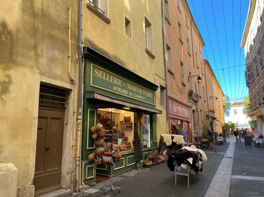 Akropole De Caroline, Central, Lumineux, Calme, Free Parking, Lift, 3 Beds Draguignan Exterior foto